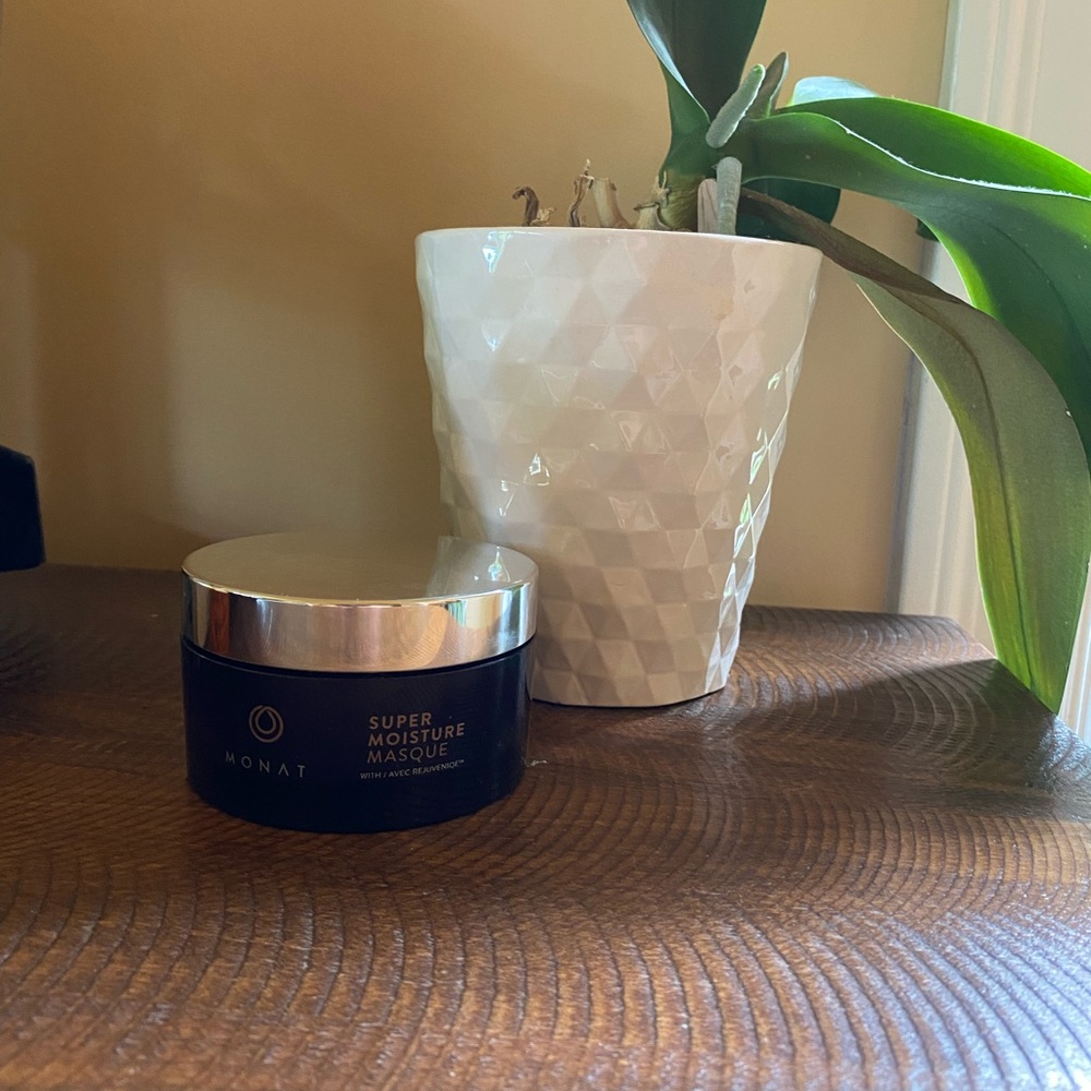 Monat Super Moisture Masque - Black and Silver